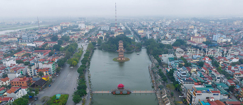 独角兽寺(Chùa kk l<e:1> n)位于越南宁平市的湖中